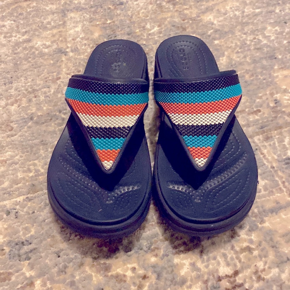 Crocs Monterey Bead Strap Navy Wedge Flip Women’s size 6
